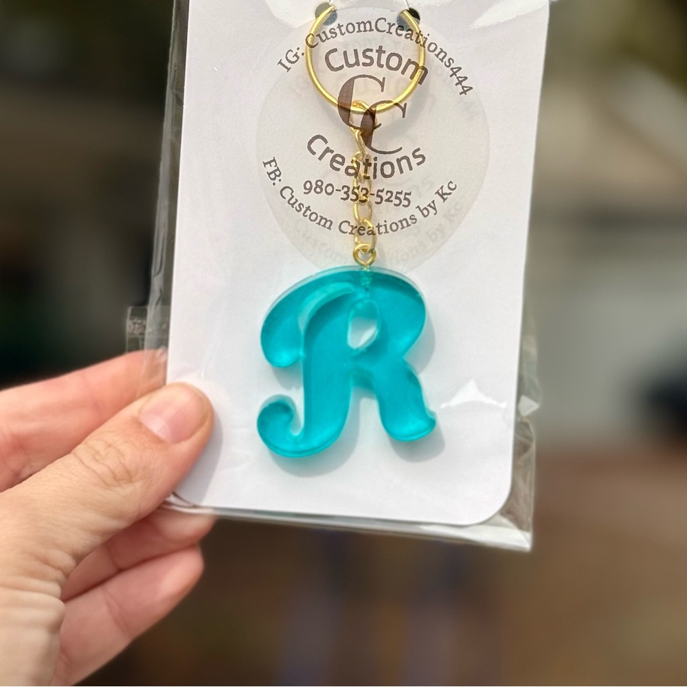 Aqua Blue Initial 'R' Keychain - Picture 2 of 2